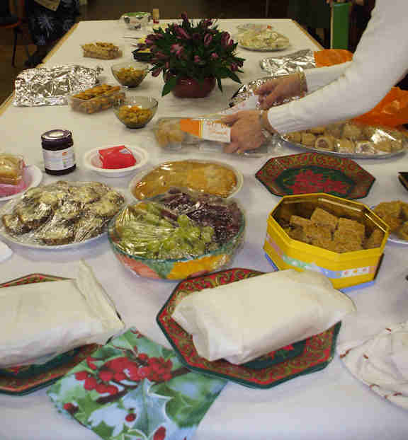 Arranging the food on the buffey table