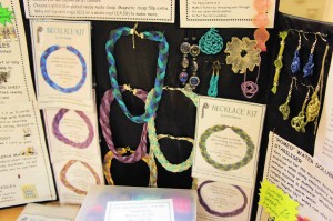 Display of knitted wire jewellry