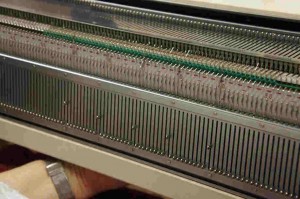Rib pattern - one needle on ribber makes vertical stripe (1)