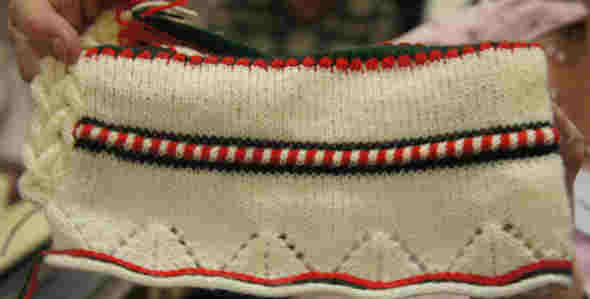 Edge with lace and latch row