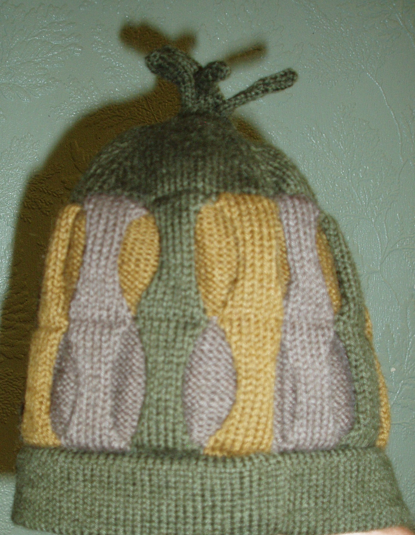 3 colour hat